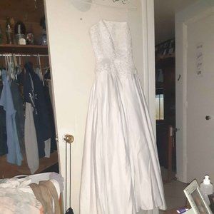 Wedding dress